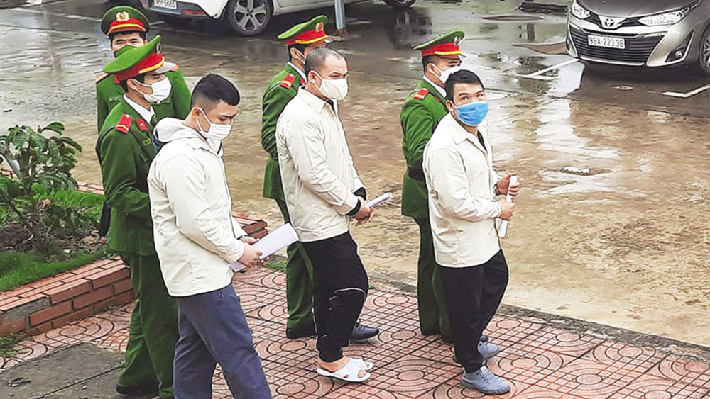 n tù cho 3 thanh niên cướp và cưỡng đoạt tài sản